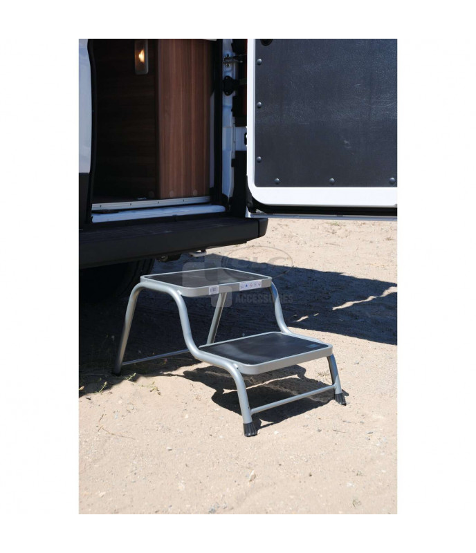 Double Estoril step in steel