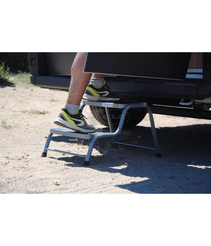 Double Estoril step in steel