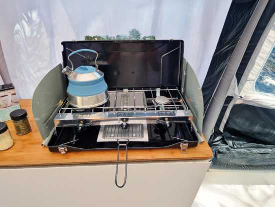 Soplair/Incasa 2-burner gas stove with grill/toaster - foldable case